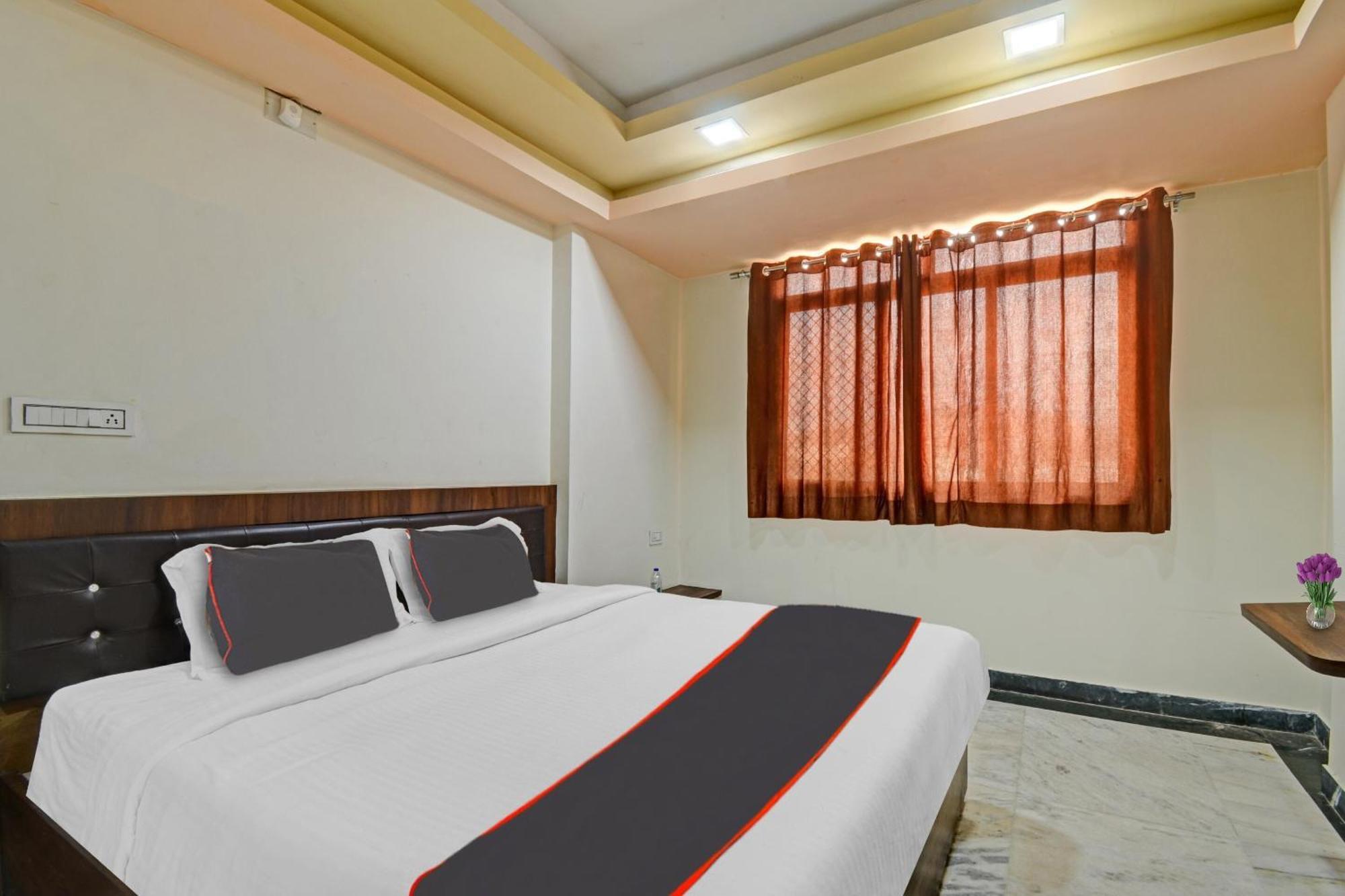 Hotel Collection O The Sunrise Udaipur Exterior foto