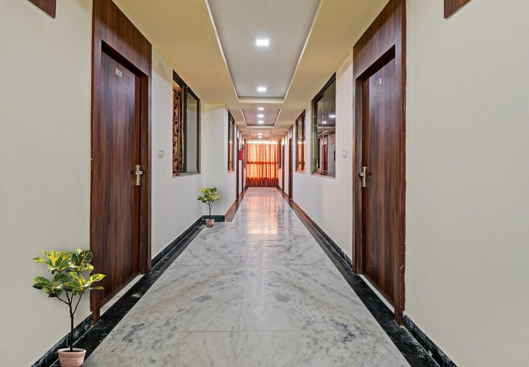 Hotel Collection O The Sunrise Udaipur Exterior foto